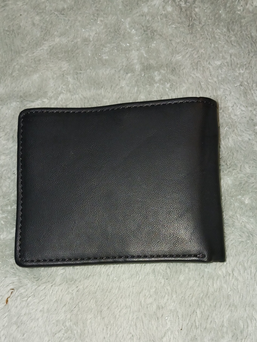 Men's Dockers Wallet - Picture 2 of 5